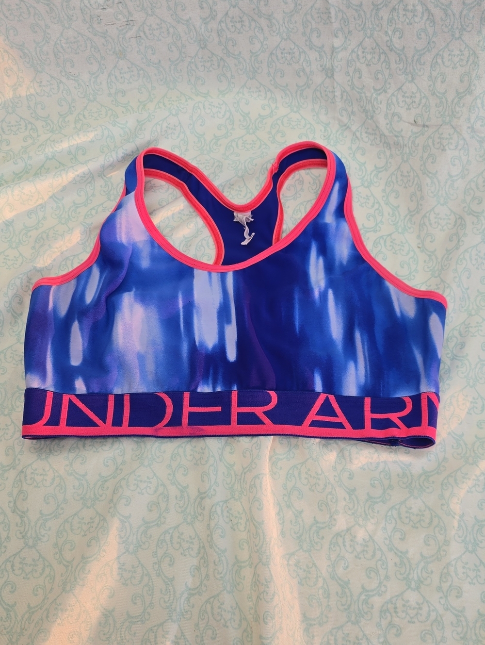 Under Armor Sports Bra Size Medium